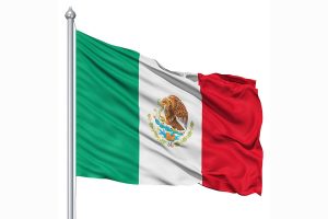 Bandera mexicana a toda asta