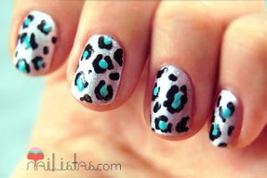 Imágenes de uñas color animal leopardo azul